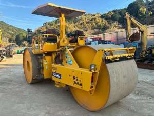 Used , SAKAI R2-4 Road roller