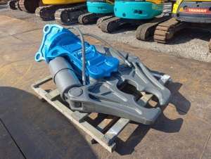 Used , OKADA TS-WB950V-F Crusher