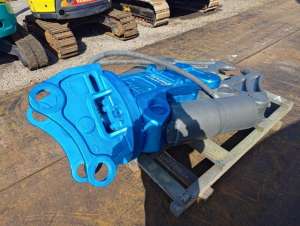 Used , OKADA TS-WB950V-F Crusher