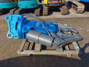 Used , OKADA TS-WB950V-F Crusher