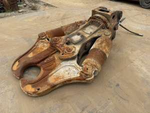 Used , NPK SRC25 Crusher