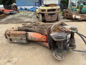 Used , NPK SV-65XR Crusher