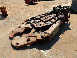 Used , NPK SV-47X Crusher