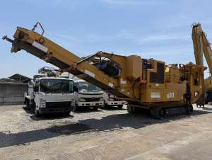 Used , SANDVIK QJ241 Mobile crusher