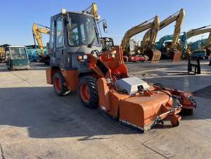 Used , HITACHI ZW20 Road sweeper