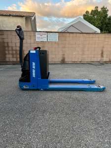 Used , Blue Giant EPJ-45 Electric Pallet Jack 
