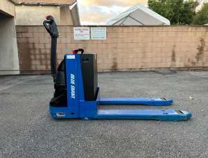 Used , Blue Giant EPJ-45 Electric Pallet Jack 